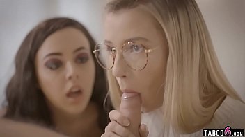 Namorada fogosa leva amiga pra foder com namorado que filma o video porno e coloca na net